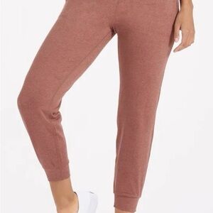 Vuori Women’s Joggers